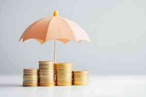 Schirm mit Münzen darunter